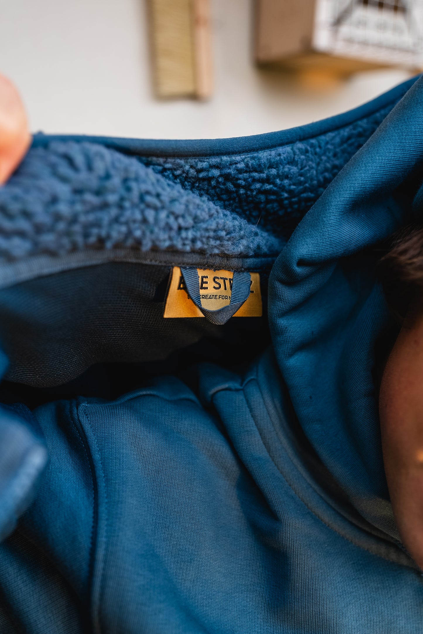 BEESTEEZ - Teddyjacke Blau