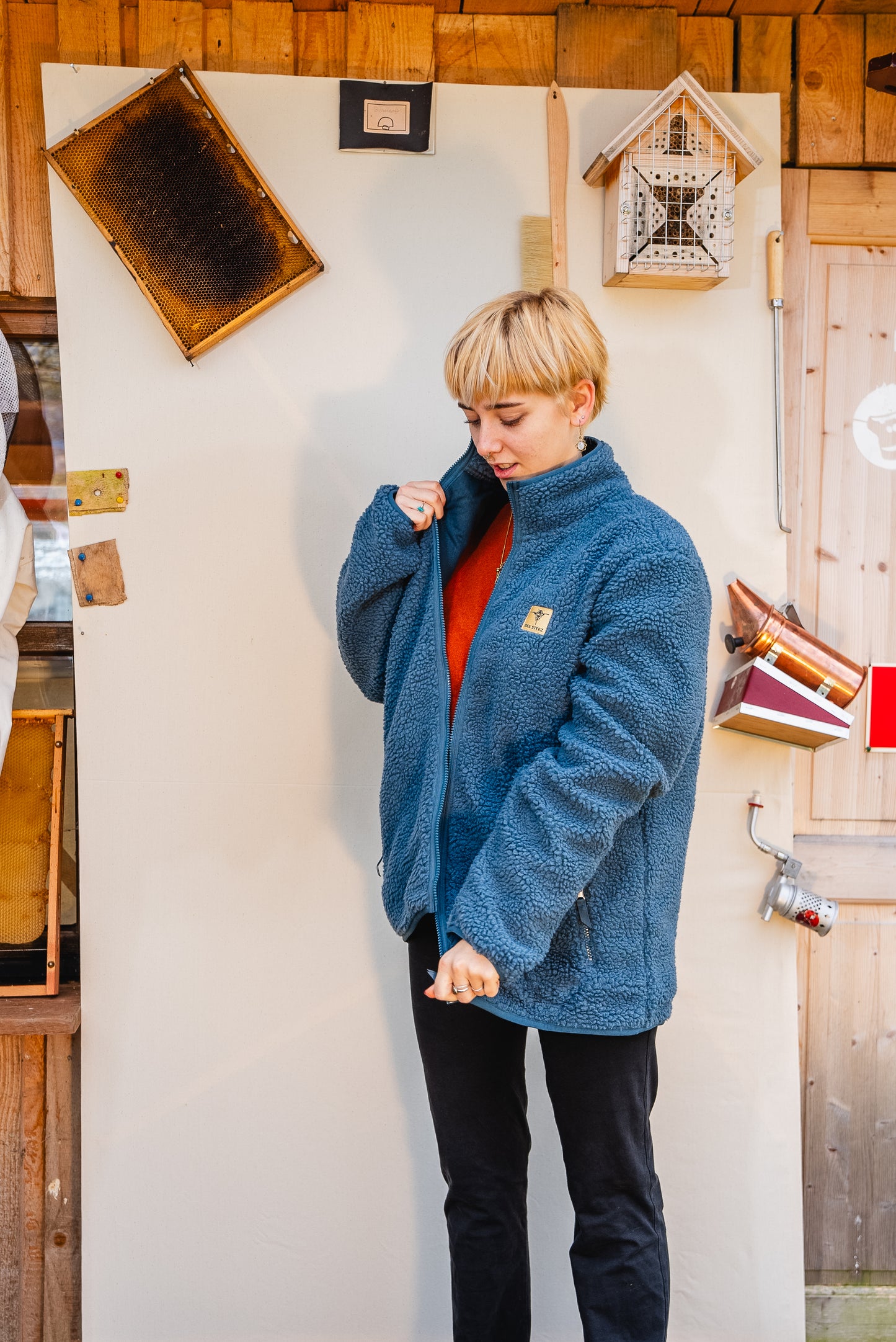 BEESTEEZ - Teddyjacke Blau