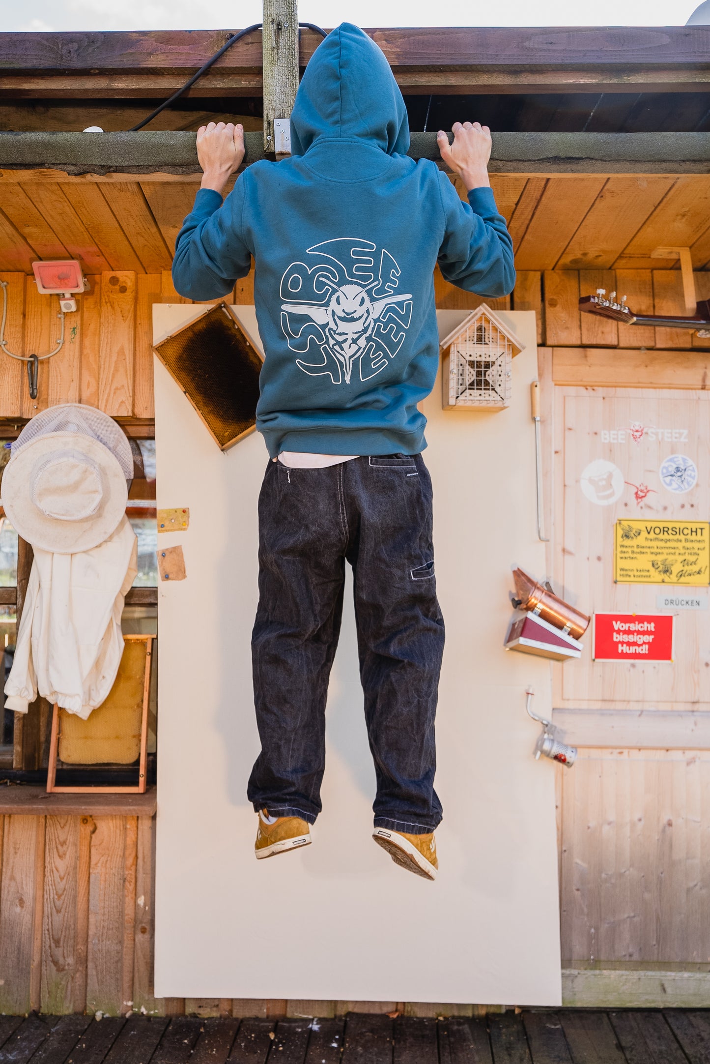 BEESTEEZ - Zipper Hoodie Blau