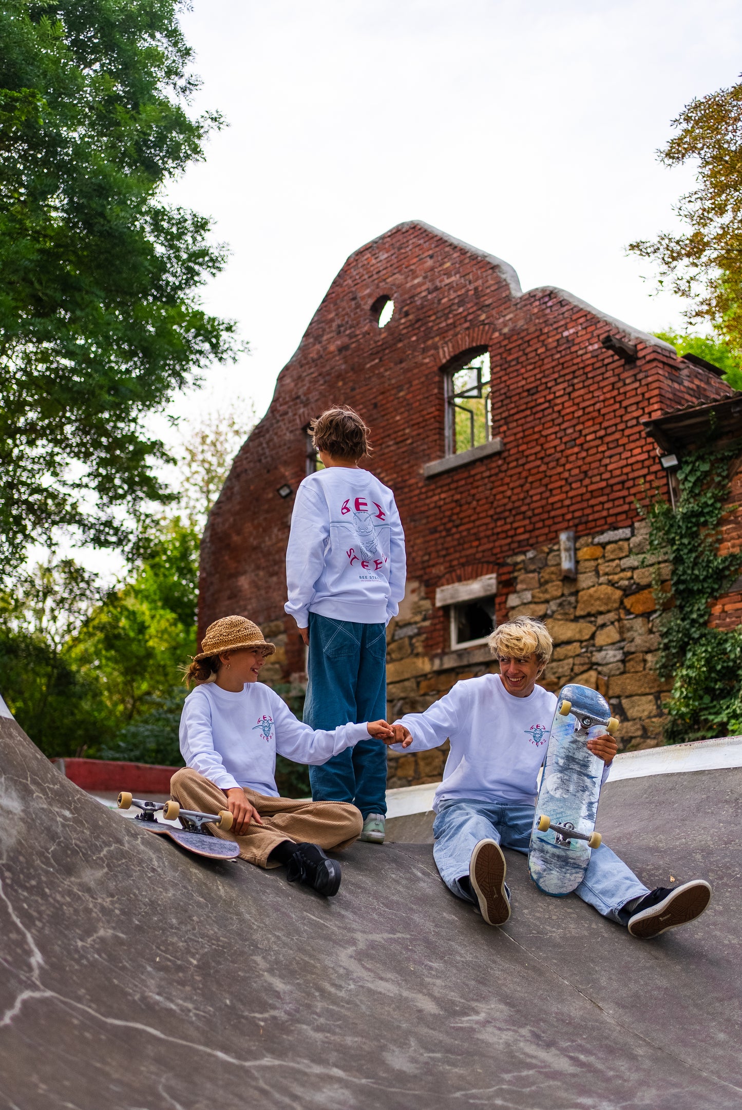 BEESTEEZ - Sweatshirt white